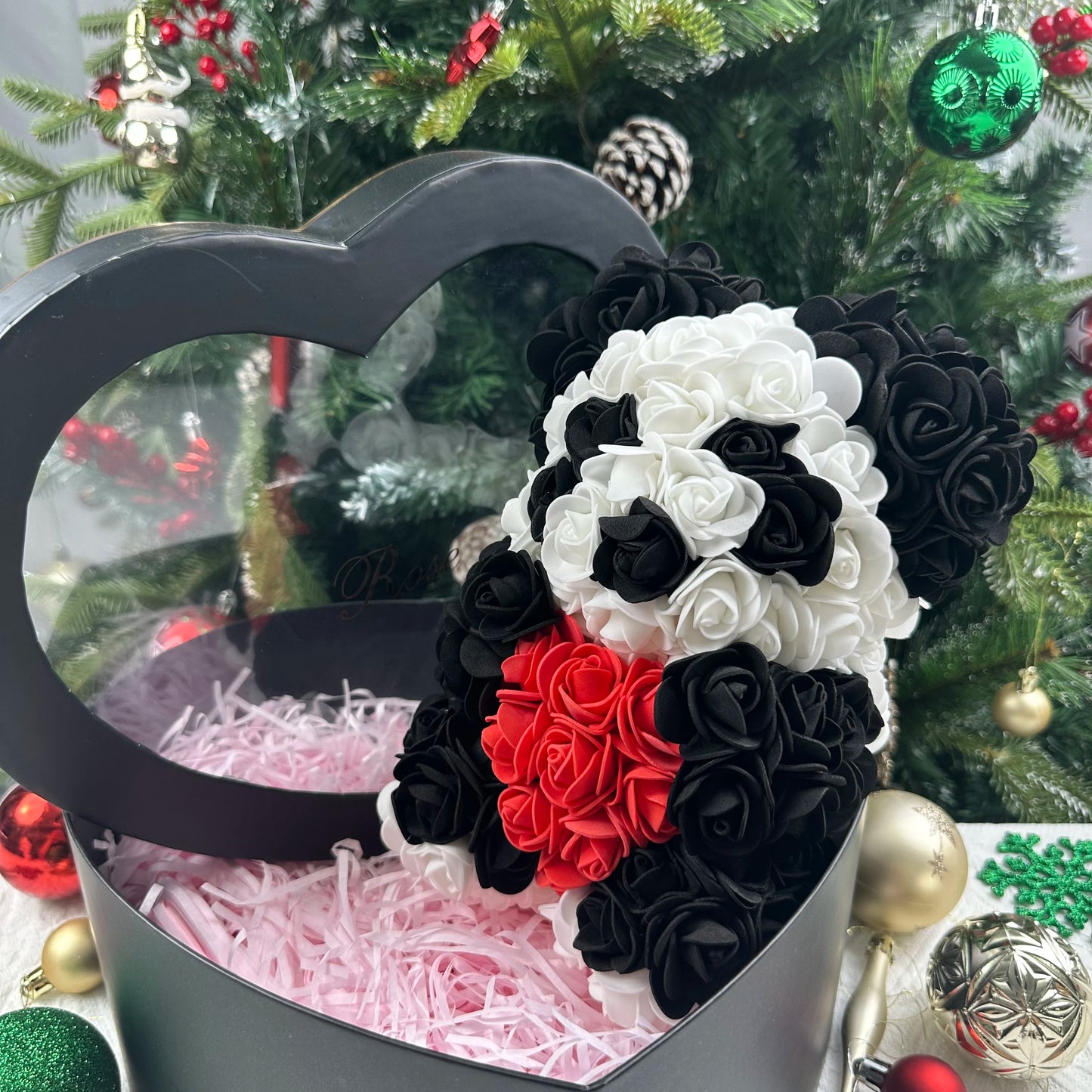 1Ursuleț din Trandafiri Artificiali 25 cm, cu Cutie – Cadou Romantic pentru Valentine’s Day